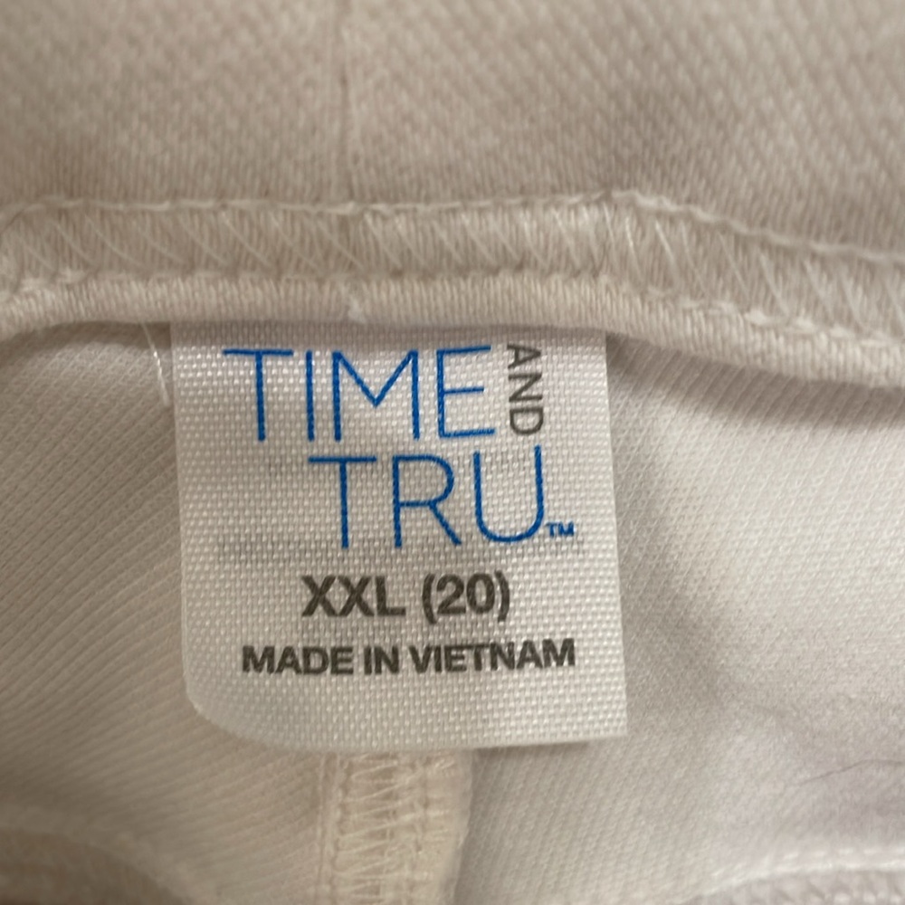 Time and Tru White Cropped Pants - Picture 7 of 9